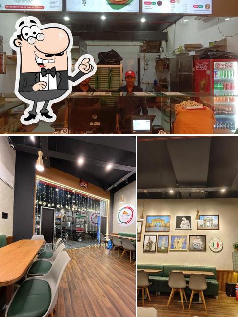 Check out how Taranovas Pizza looks inside
