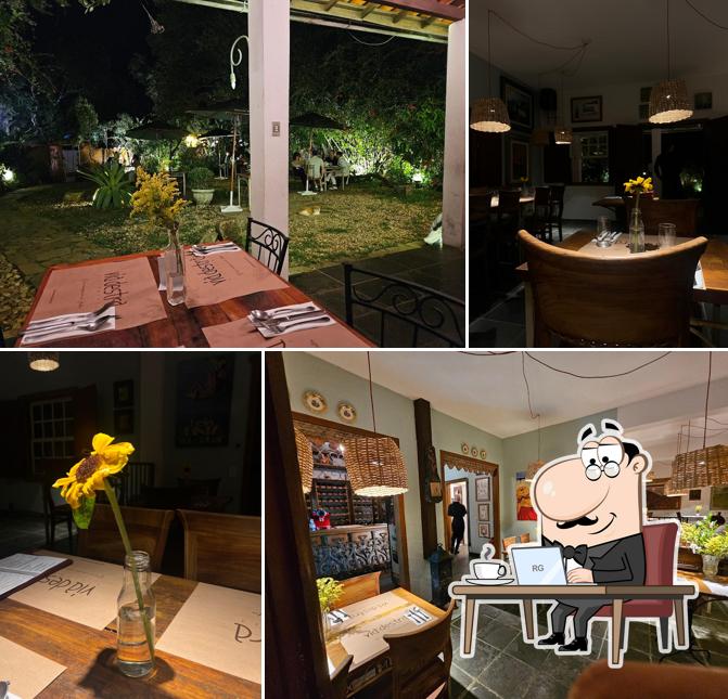 O interior do Via Destra Ristorante