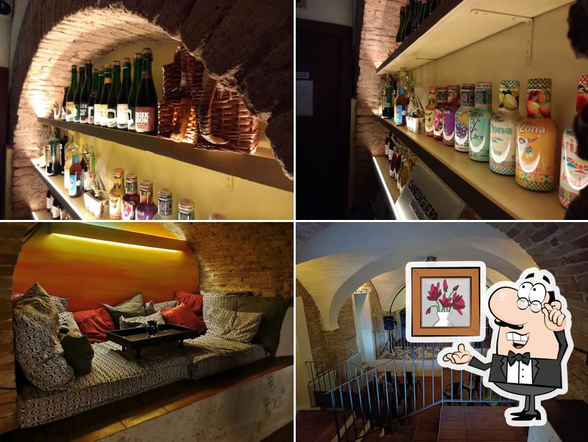 Siediti a un tavolo di Jack Rabbit Brewpub Indipendente