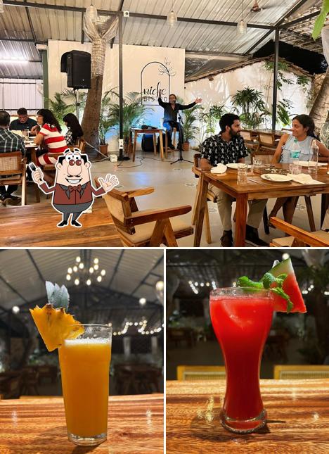 Among various things one can find food and interior at Niche Bistro (Wood Fired Neo-Neapolitan Pizza & European Cuisine)