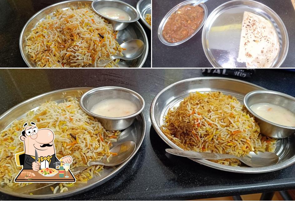 Pad thai at CsFood Court