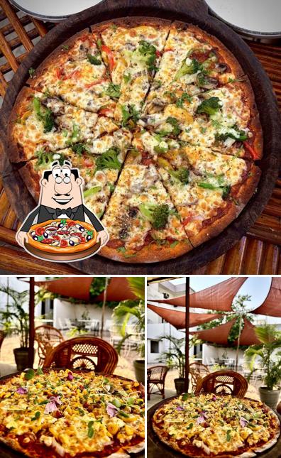 Order pizza at Maeri