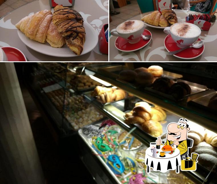 Platti al Pasticceria Martini Sns Di Martini Carlo C