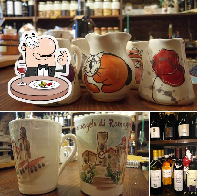 La foto della cibo e bevanda di La Grotta dei Piaceri