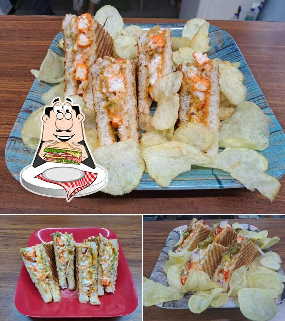 Club sandwich at FAMOSO Pizza