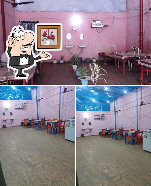 Check out how Uttam Bhojanalaya looks inside