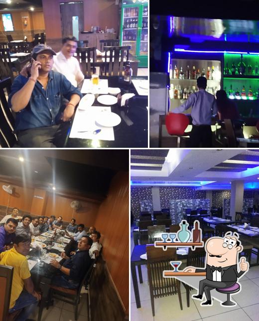 The interior of Hong Kong Restaurant & Bar (한국 식당)