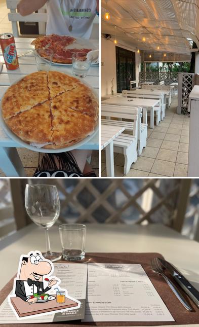 Guarda la foto che mostra la cibo e bevanda di Pizzeria Mille Voglie