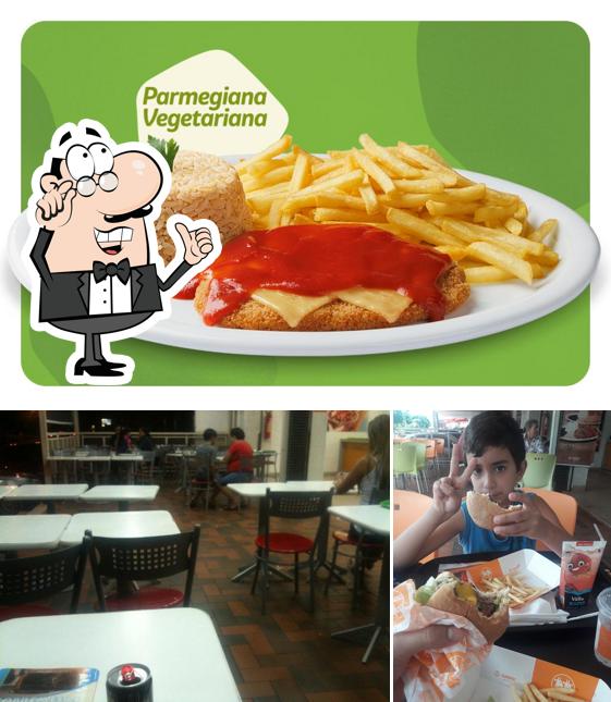 Veja imagens do interior do Giraffas M Norte