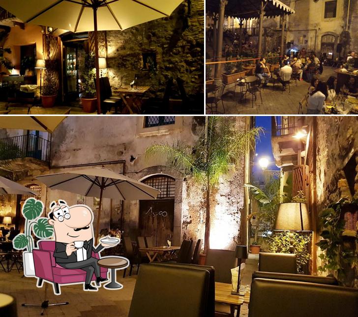 Dai un'occhiata agli interni di Pachamama Wine-Bar