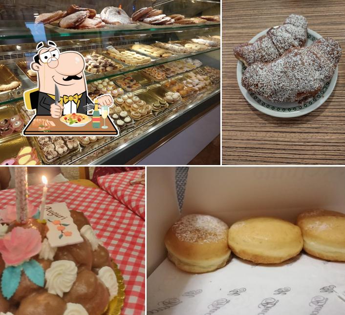 Platti al Pasticceria Caffetteria Alvino