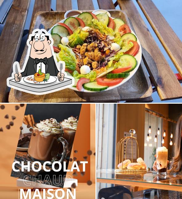 La immagine di cibo e interni da Portal coffee shop
