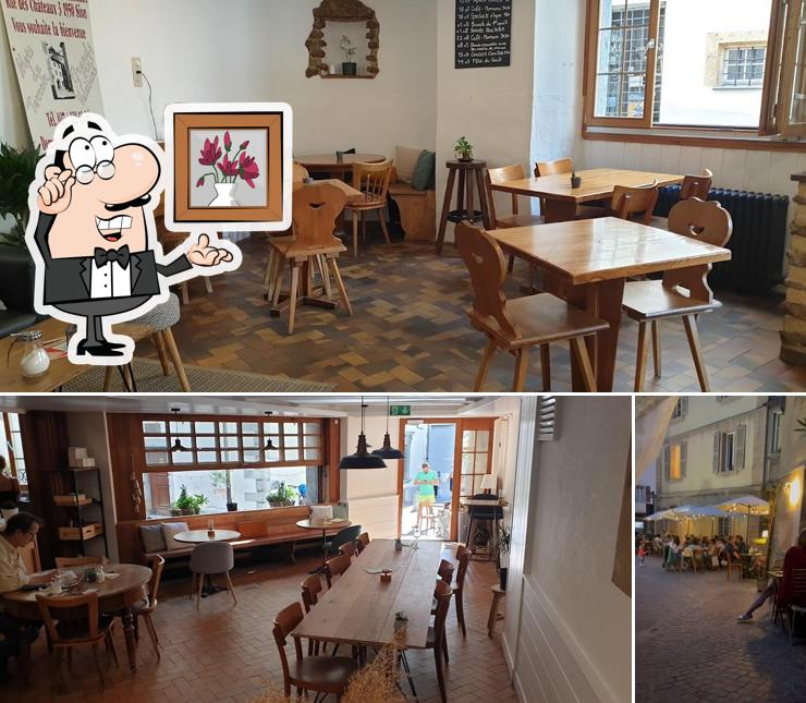 Dai un'occhiata agli interni di Café des Châteaux