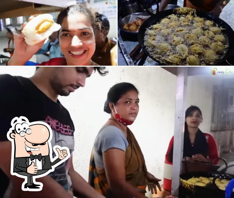 Look at this pic of Khidki Vadapav