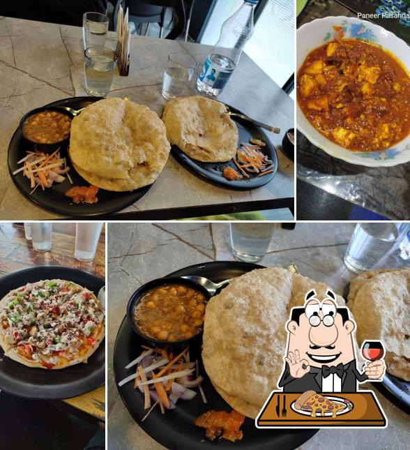 Order different variants of pizza