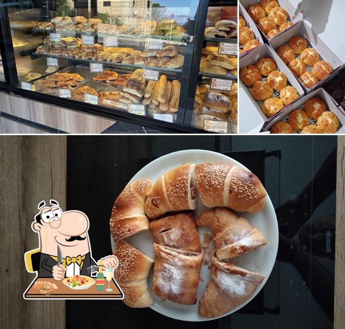 Cibo al Tina Bakery