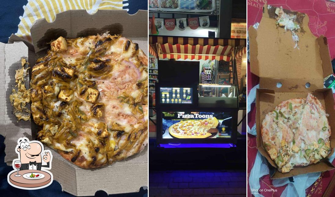 Food at Pizza Toons