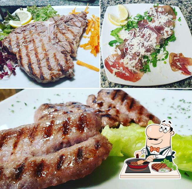 C'è un'ampia varietà di piatti per gli amanti della carne