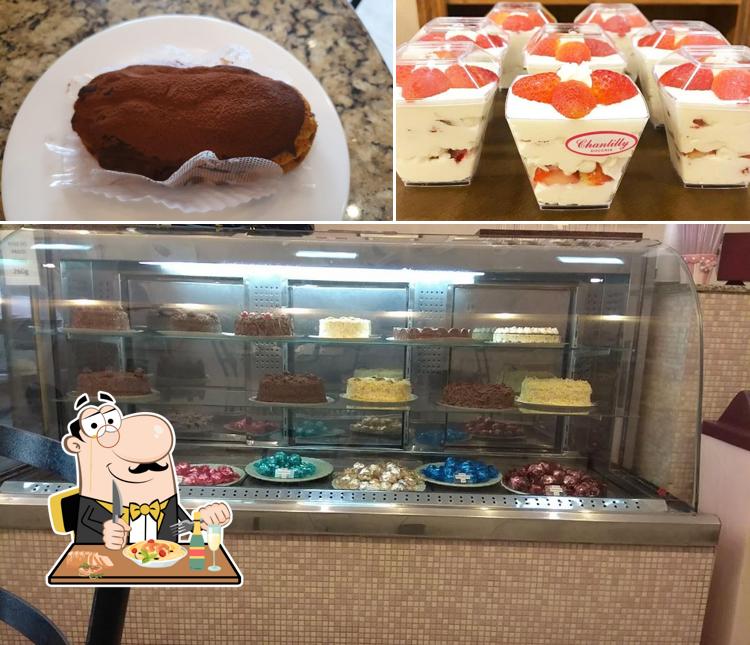 Comida em Chantilly Doceria