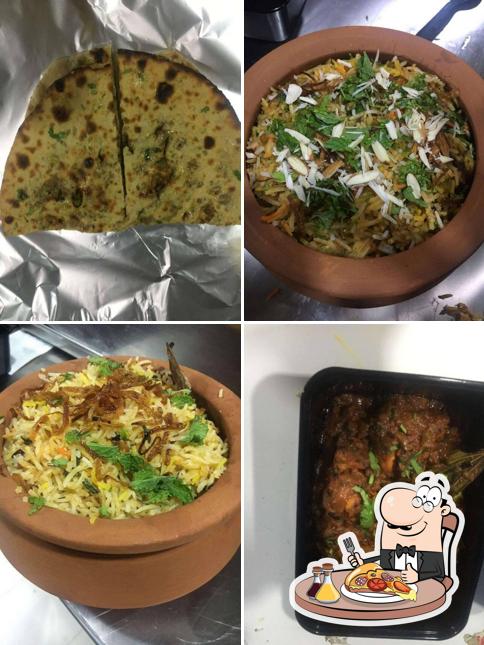 Order pizza at English Bawarchi