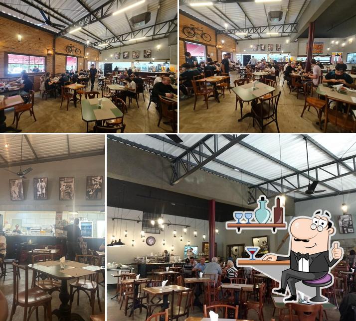 Veja imagens do interior do Zé Banana Restaurante