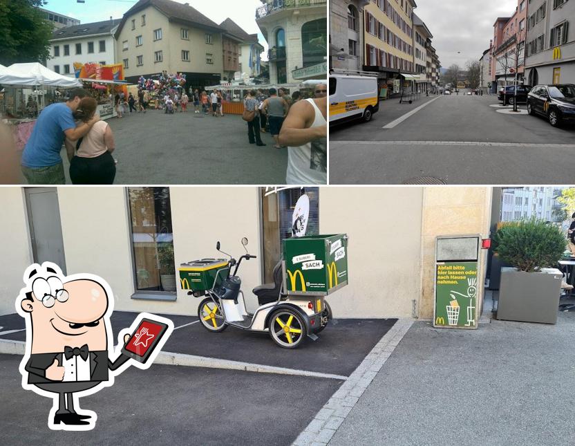 Puoi goderti l'aria fresca da seduto all'esterno di McDonald’s