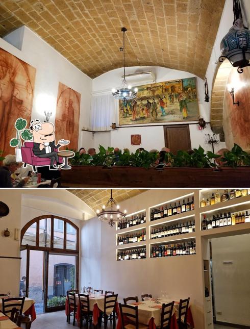 Gli interni di Trattoria la Grotta
