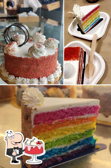 Red velvet cake at Saraza - Bakery & Cafe
