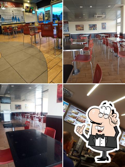 Gli interni di Burger King