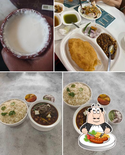 Food at Om Corner - Karol Bagh Wale