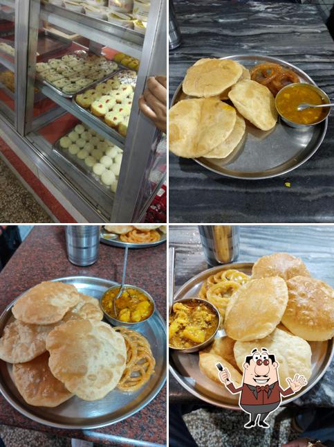 Food at New Bihar Jalpan Hotel