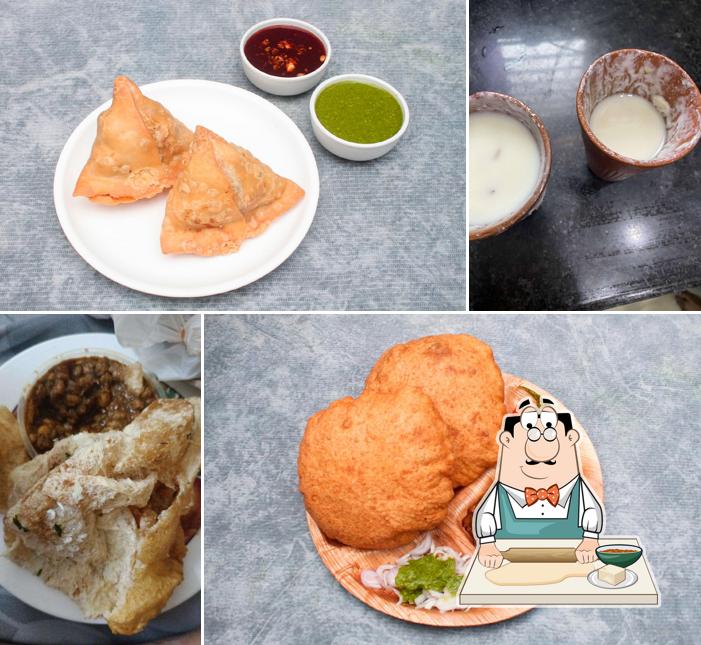 Samosa at Om Corner Karol Bagh Wale