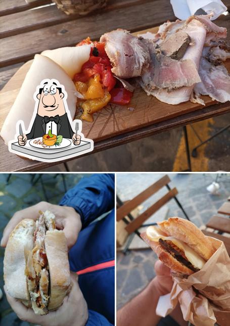 Panino con maiale stirato al Porchetteria Paninoteca