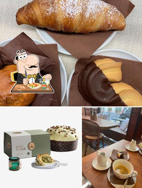 La immagine della cibo e esterno di Caffé Mozart La immagine della cibo e esterno di Caffé Mozart