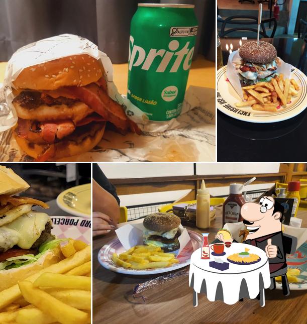 Experimente um dos hambúrgueres disponíveis no Santa Vaca Burger