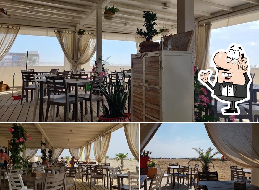 Siediti a un tavolo di Chiosco Il Verde Marina di Venezia