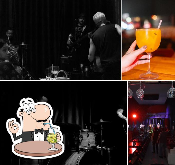 A imagem do Anexo 2.0’s bebida e exterior