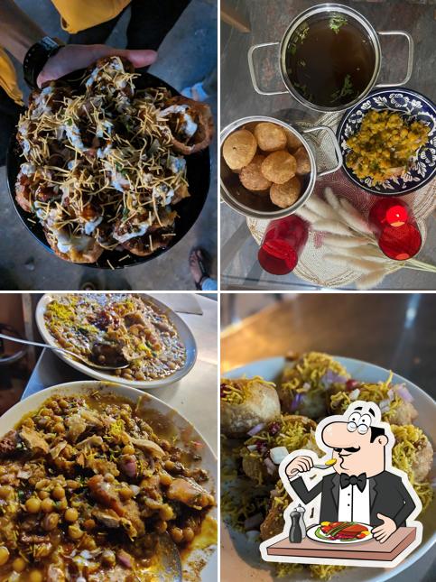 Meals at Jamshedpur Golgappa/panipuri and chat