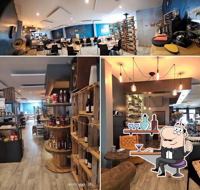 Installez-vous à l'une des tables de Eat's Wine O'clock