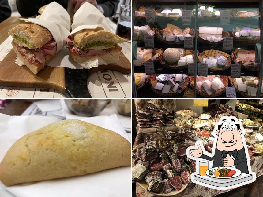 Platti al Salumeria Simoni Laboratorio
