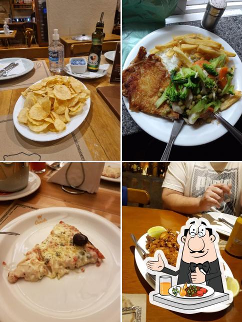 Comida em Pizzaria Camelo