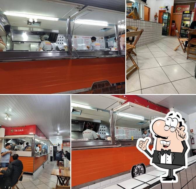 O interior do Tia Lalá lanches