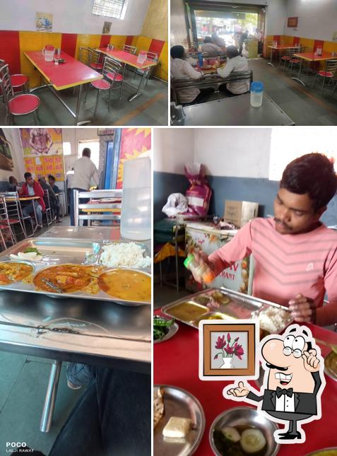 Among various things one can find interior and food at Vaishnav Bhojanalaya and Restaurant