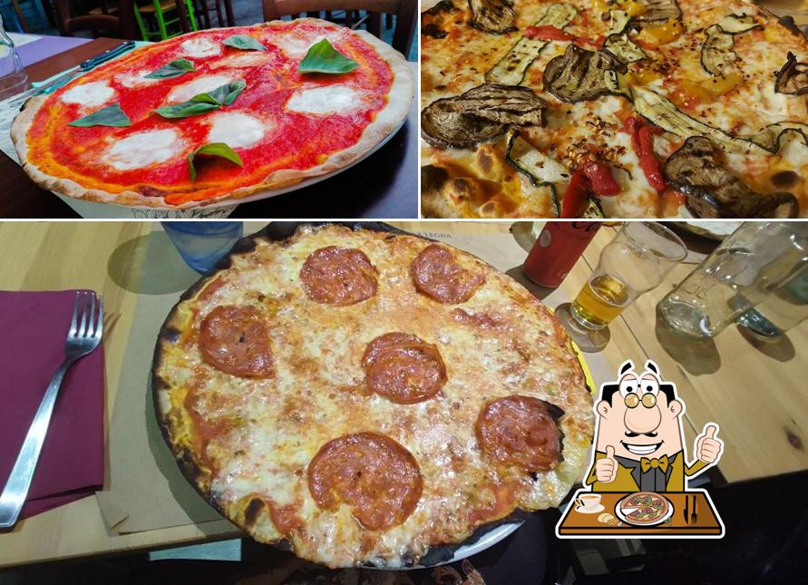 A Dukas, puoi assaggiare una bella pizza