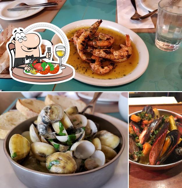 Consiga diversos pratos de frutos do mar servidos no Barú Marisquería