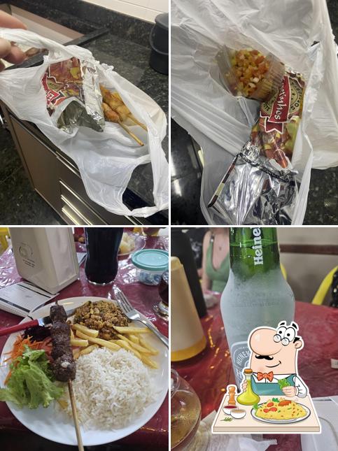 Comida em Mãozinha Espetinhos