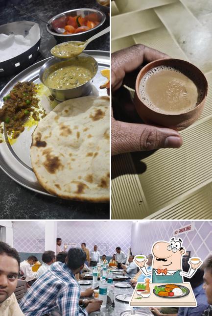 The picture of Nainital Purana Tourist Dhaba’s food and interior