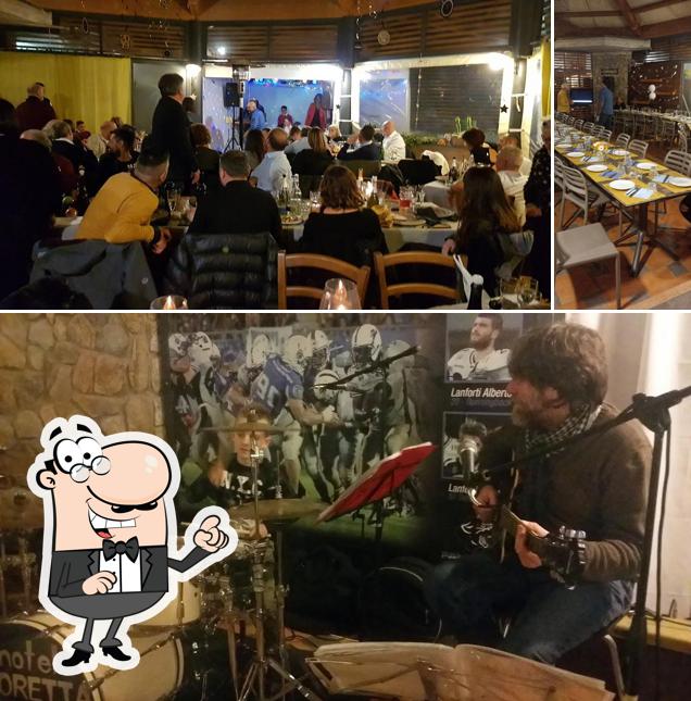 Gli interni di Pizzeria "Meeting Place"
