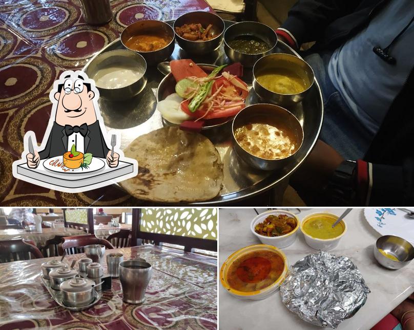 Food at Marwari Bhoj