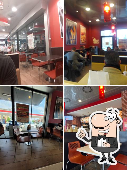 Gli interni di Burger King